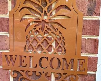 Pineapple Welcome Sign