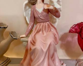 OWell Grandeur Noel Angel with Dove