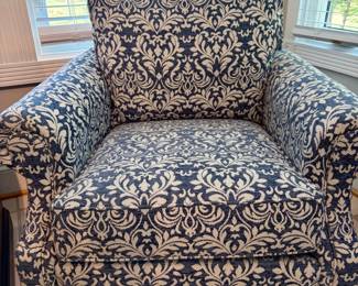 Traditional Upholstered Club Chair