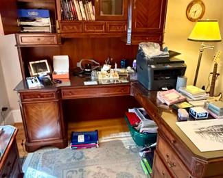 Hooker Furniture Brookhaven Executive LShaped Desk with Hutch