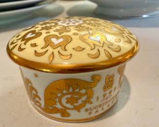 Buckingham Palace Commemorative Porcelain Trinket Box