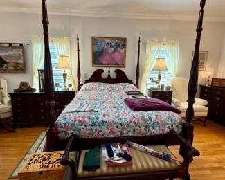 Craftique Furniture Mahogany Rice Carved Four Poster Bed