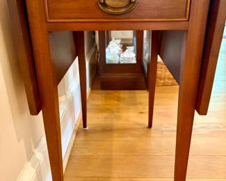 Federal Style Pembroke DropLeaf Table