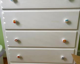 Childrens Drawer Nursery Chest with Animal Knobs