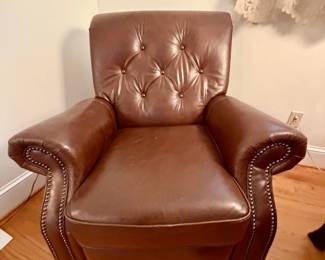 Traditional Tufted Leather Recliner Chair
