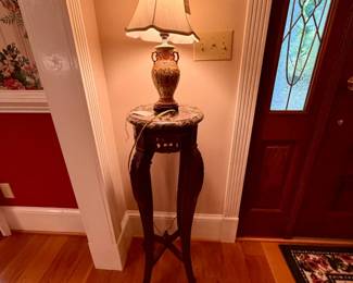 Vintage Chinese Export Porcelain Urn Lamp on Carved Wood Pedestal Stand