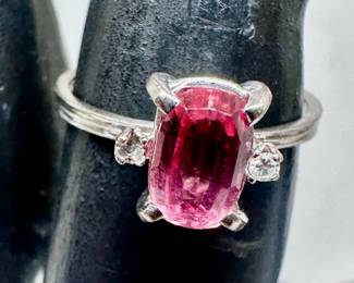18K Diamond Stone is missing
