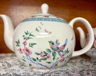 Lenox Chirp Teapot