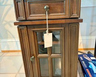 Traditional Style End Table with Glass Door Cabinet
