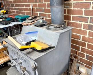 Fisher Grandma Bear Wood Stove