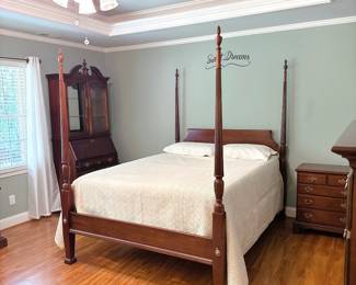 Link-Taylor 4-Poster Queen Bed & Scott Living Restonic Mattress