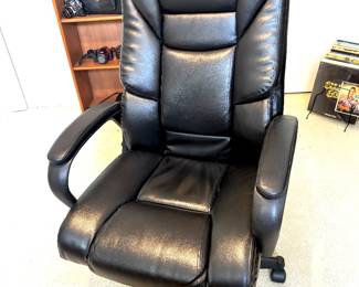Black office chair