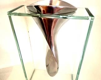 Lisa Mori twisted tornado vase