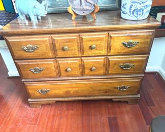 Country style chest dressers