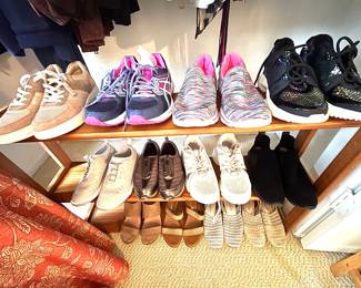 Athletic shoes