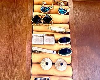 Men's cufflinks