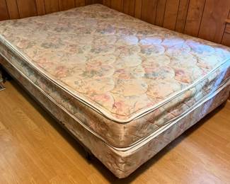 Full size mattress