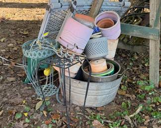 Planters & plant stands 