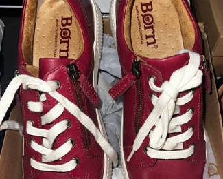 BORN red shoes 8.5