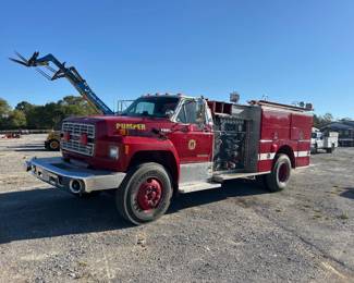 1992 FORD F-800 FIRE TRUCK