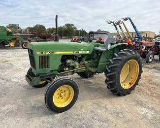 JOHN DEERE 950 TRACTOR