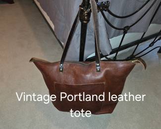 Portland leather tote bag. Brown