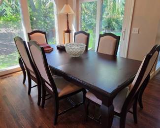 Dining table & 6 chairs