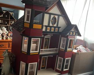 Dollhouse and accessories
