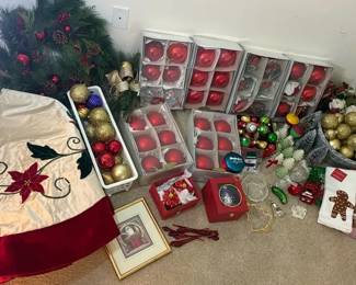 Red And Gold Christmas Decor