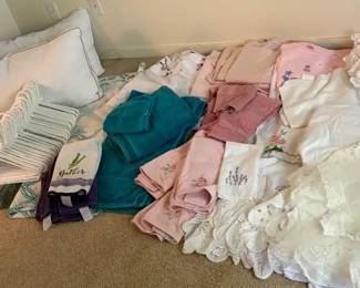 Mega Home Essentials Bath Towels Bed Sheets Pillows Hangers Vintage Embroidered Linens More