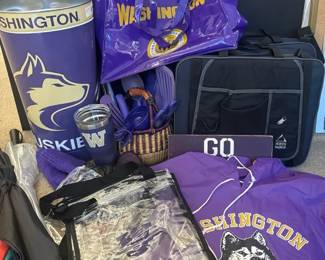 UW Husky Gear Rain Poncho Umbrella Stand North Range Bleacher Seats