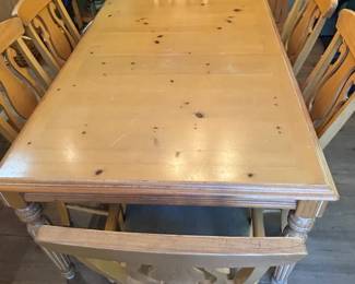 Ashley Furniture Dining Table And 6 Chairs