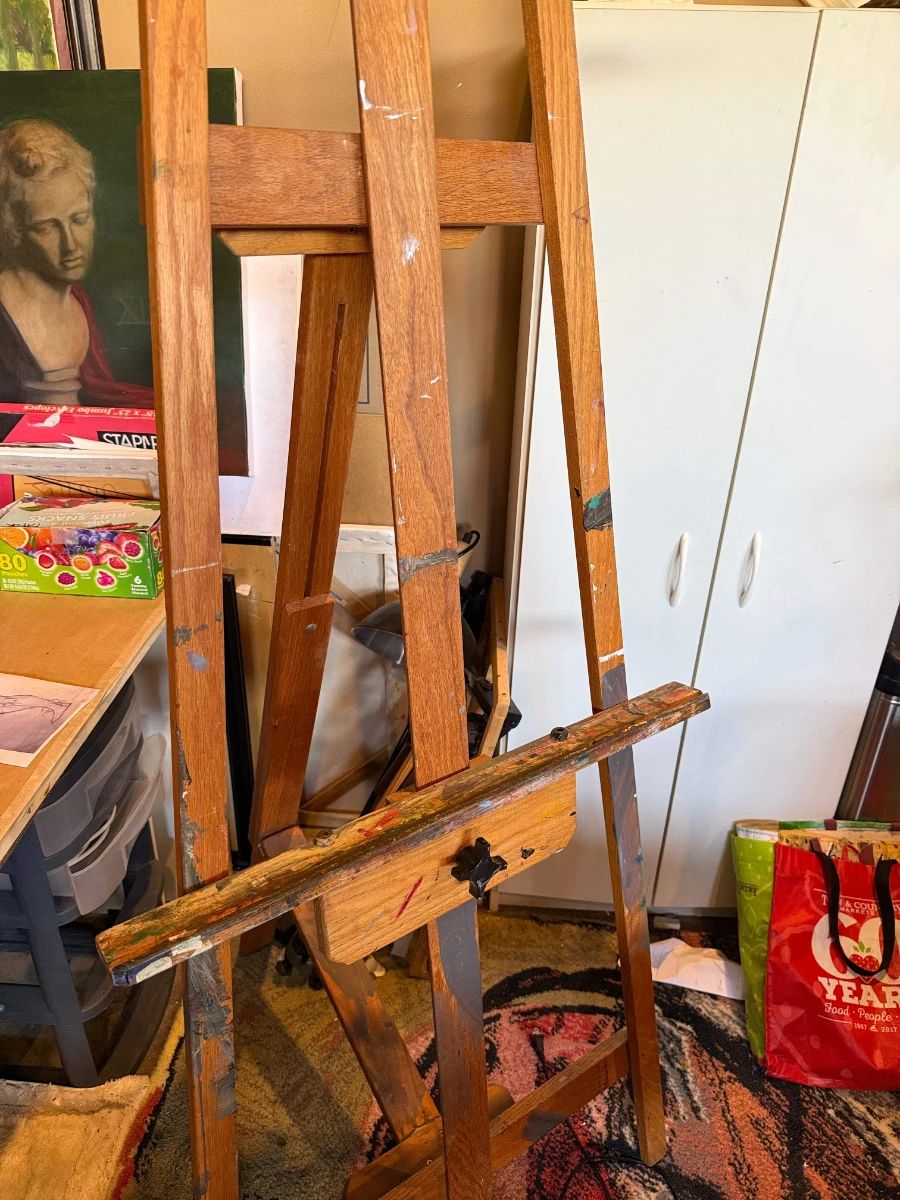 Easel