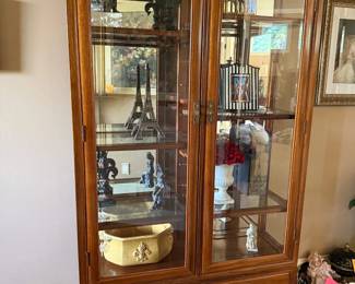 Glass display cabinet