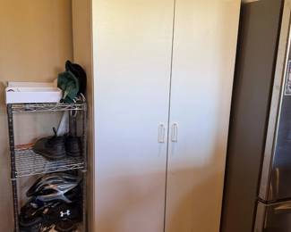 Storage cabinet