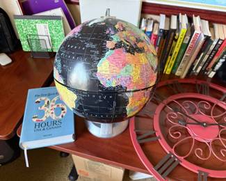 Globe & books