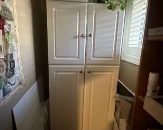 Storage cabinet