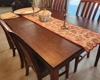 Ethan Allan Contemporary Table and Dining Chairs w/Leafs/Covers!