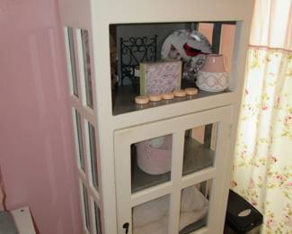 Solid wood bathroom cabinet