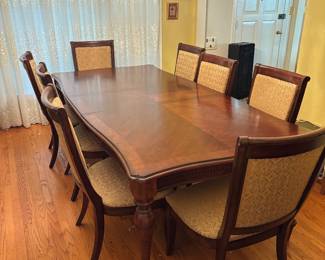 Bassett 8 person table (one leaf is in)
