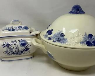 Vintage Blue  White Soup Tureen W Lid  Spoon Made In Japan  Studio Nova 15 Tureen