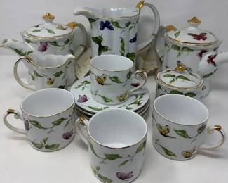 I. Godinger  Co. Tea Set  Pitcher  2 Kettles  4 Cups  Saucers  Sugar Bowl  Creamer Pitcher
