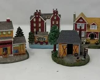 International Resources House Figurines  4  Riverside Lodge  More