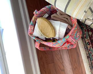 Items in tote.