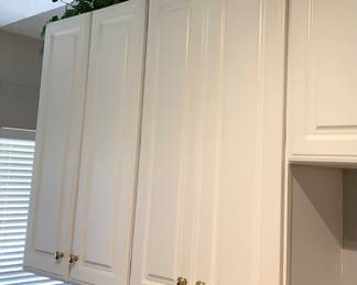 Items on top of kitchen cabinet.