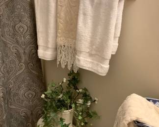 Bath items.