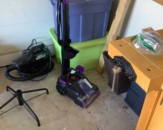 Iron man orbeck , Christmas tree stand, shampooer.