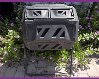 Dual Chambered Composting Barrell