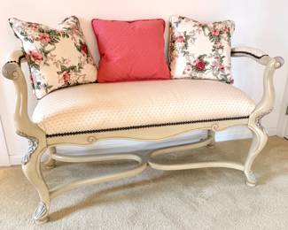 THOMASVILLE Upholstered French Louis XV Style Bench