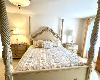 THOMASVILLE Bellasera King Four Post Bed Frame And SUPIMA Soft Quilted Bedding